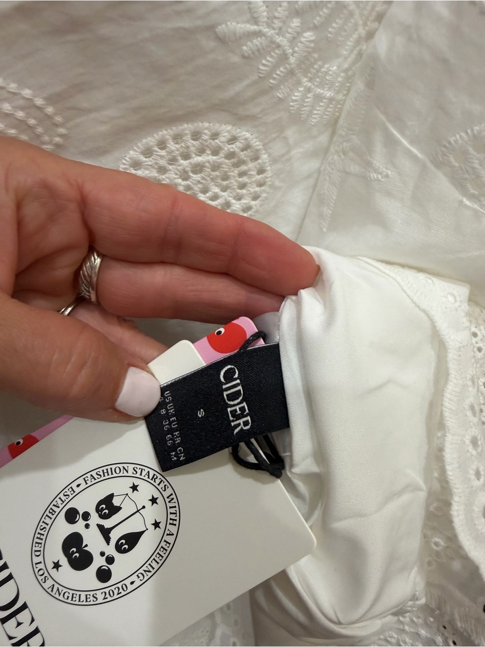 Cider White Eyelet Embroidered Spaghetti-Strap Camisole - Picture 5 of 5